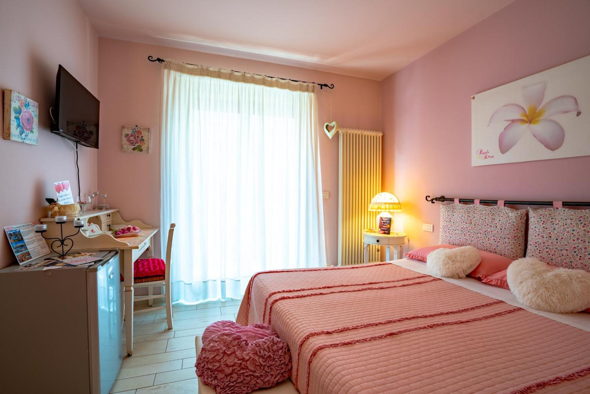 Petali Rosa Bed & Breakfast Polignano a Mare Exterior photo